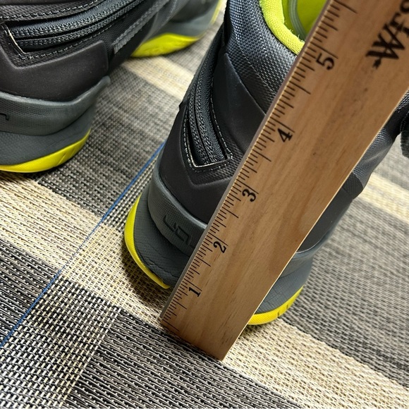 Nike Men’s Zoom Soldier LeBron VIII 8 Basketball Sneakers 653641-070 Size 13 - Picture 12 of 17